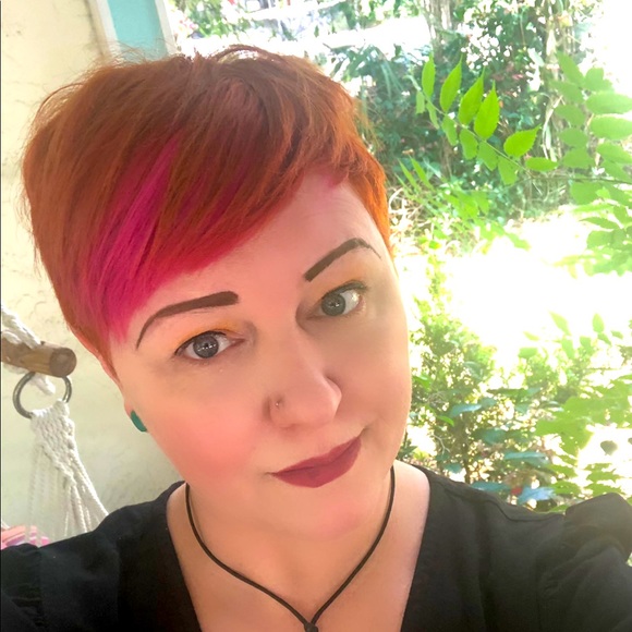 Meet your Posher, Lysette - Picture 1 of 1